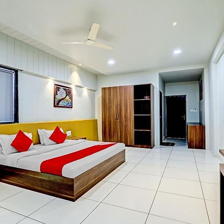 Oyo 70752 Viram House Otel Gorwa Dış mekan fotoğraf