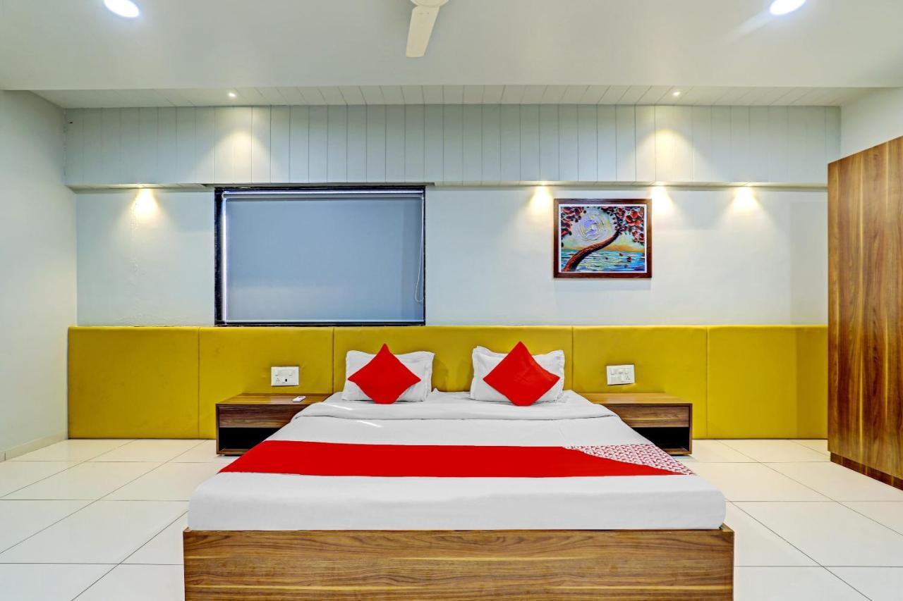 Oyo 70752 Viram House Otel Gorwa Dış mekan fotoğraf