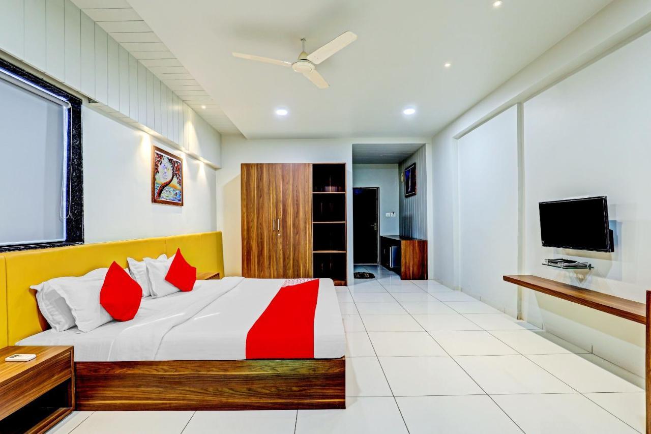 Oyo 70752 Viram House Otel Gorwa Dış mekan fotoğraf