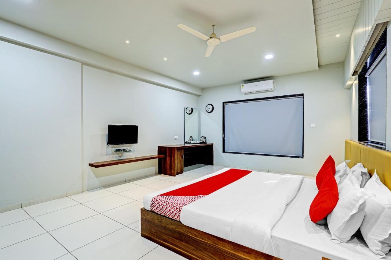 Oyo 70752 Viram House Otel Gorwa Dış mekan fotoğraf