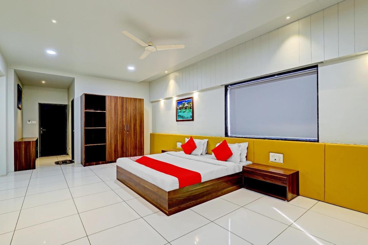 Oyo 70752 Viram House Otel Gorwa Dış mekan fotoğraf