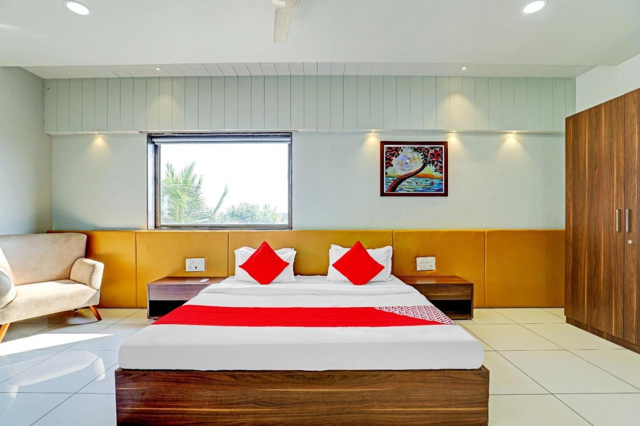 Oyo 70752 Viram House Otel Gorwa Dış mekan fotoğraf