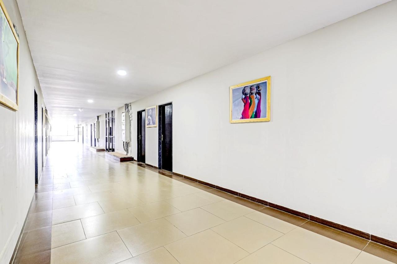 Oyo 70752 Viram House Otel Gorwa Dış mekan fotoğraf