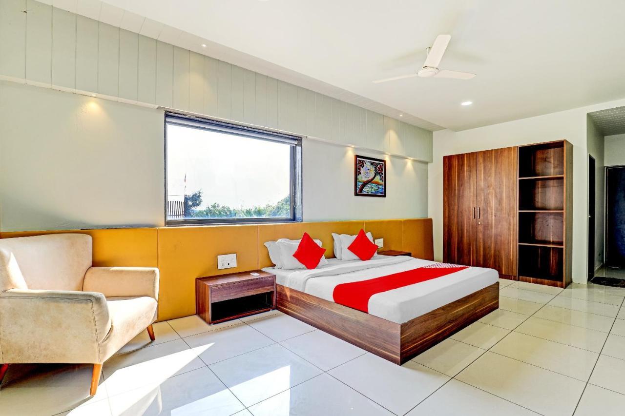 Oyo 70752 Viram House Otel Gorwa Dış mekan fotoğraf