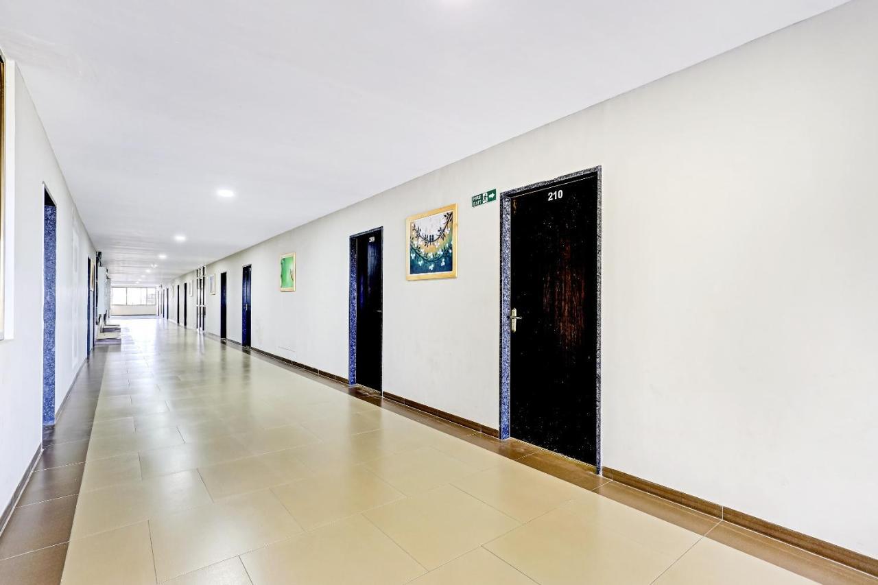 Oyo 70752 Viram House Otel Gorwa Dış mekan fotoğraf